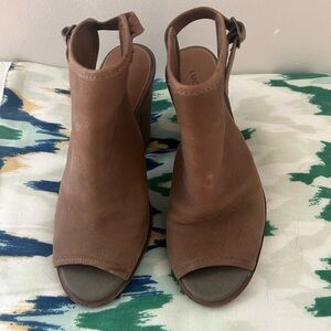 Vintage Lucky Brand Brown Sandals with Open Toe and Ankle Strap